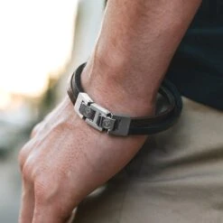 Lucleon Bracelet Roy à Simple Tout En Cuir Foncé Avec Fermoir Argenté -Bijouterie Soldes Boutique 0 bracelet