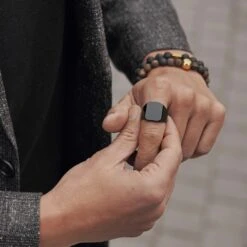 Lucleon Chevalière Noire Liam -Bijouterie Soldes Boutique 10210 14599 square 1