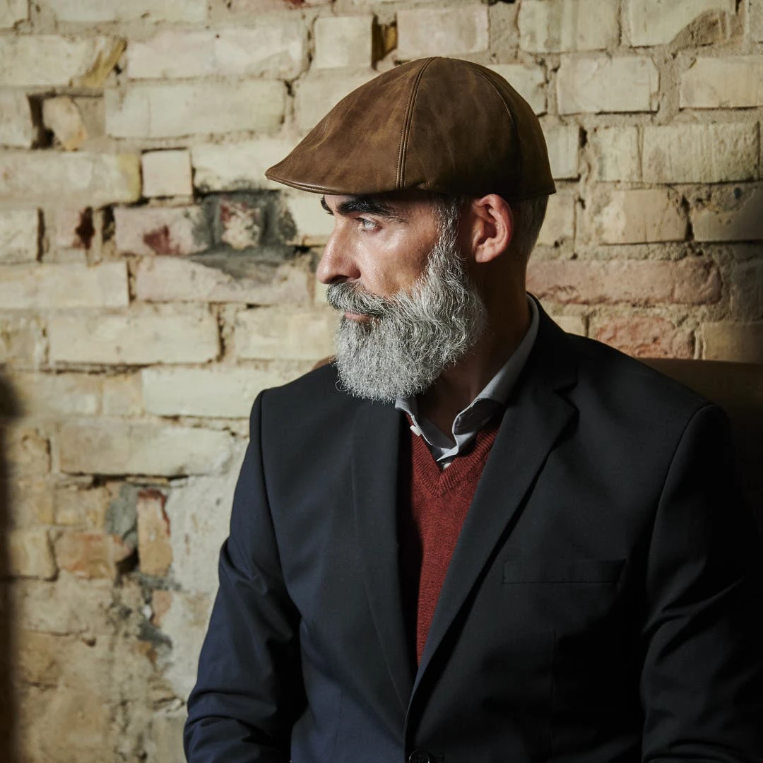 Fawler Casquette Plate En Cuir Végan Brun Clair Moda Maximo 7 Fawler Casquette Plate En Cuir Végan Brun Clair Moda Maximo – Image 5