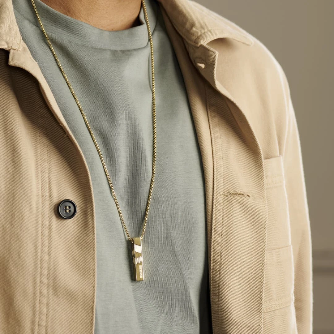 Arkai Collier Rico à Pendentif Doré 5 Arkai Collier Rico à Pendentif Doré – Image 3