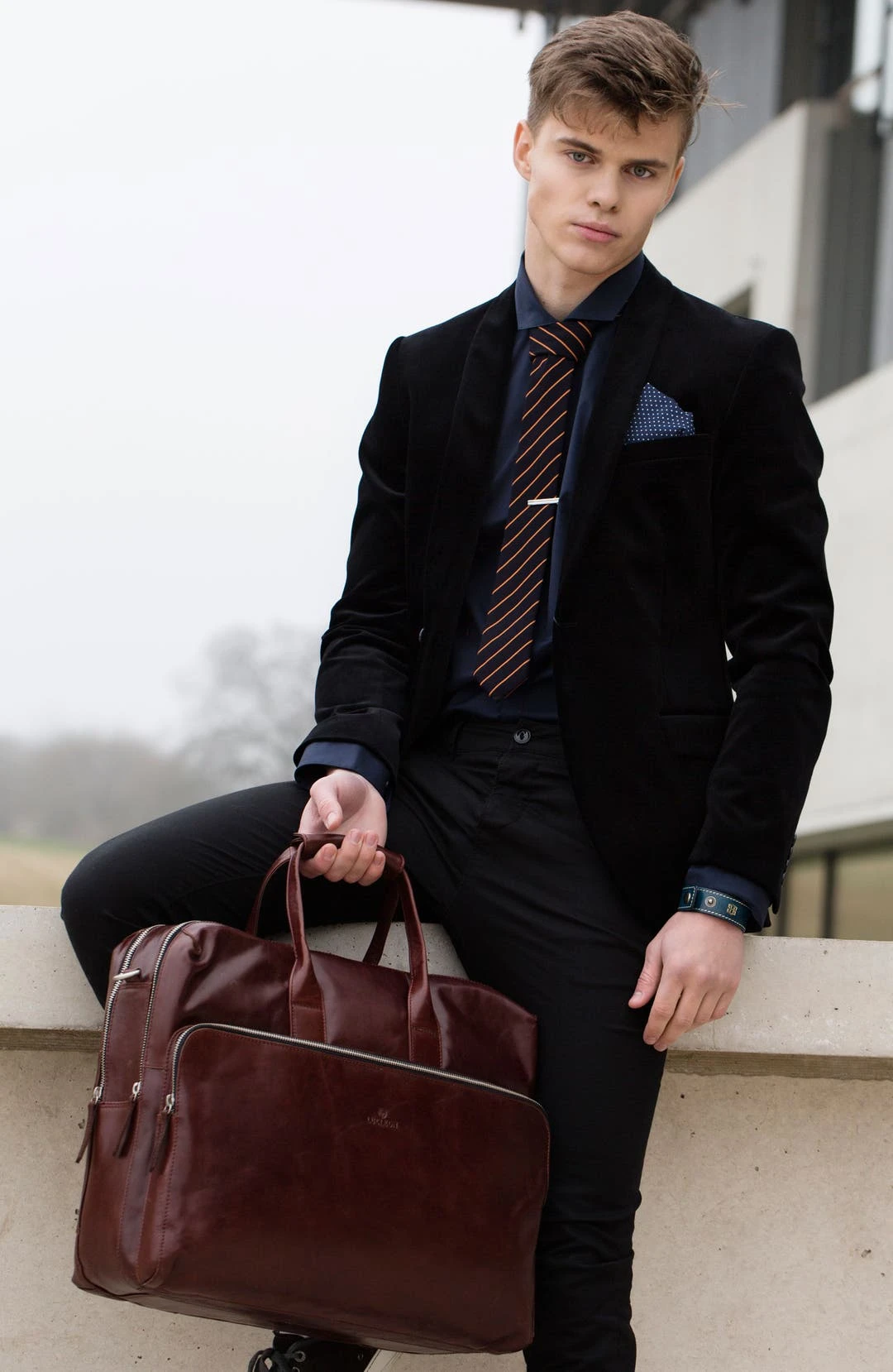 Salt & Hide Bracelet En Cuir Bleu Reeve 7 Salt & Hide Bracelet En Cuir Bleu Reeve – Image 5