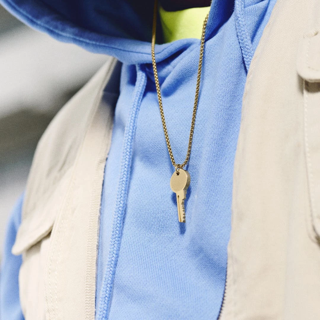 Otsu Egan | Collier La Clé En Métal Doré 4 Otsu Egan | Collier La Clé En Métal Doré – Image 2