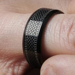 Fort Tempus Bague Noire En Acier à Motif à Croisillons -Bijouterie Soldes Boutique jwm pnnp 2 16995best