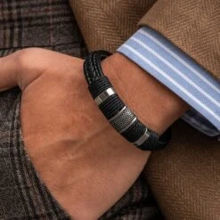 Lucleon Bracelet Icon En Cuir Noir Et Acier Argenté 10 Lucleon Bracelet Icon En Cuir Noir Et Acier Argenté -Bijouterie Soldes Boutique lalalalal 1