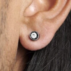 Fort Tempus Boucle D'oreille Magnétique à Cristaux Noirs Et Translucides De 8 Mm -Bijouterie Soldes Boutique rel megashoot earrings 16800 3