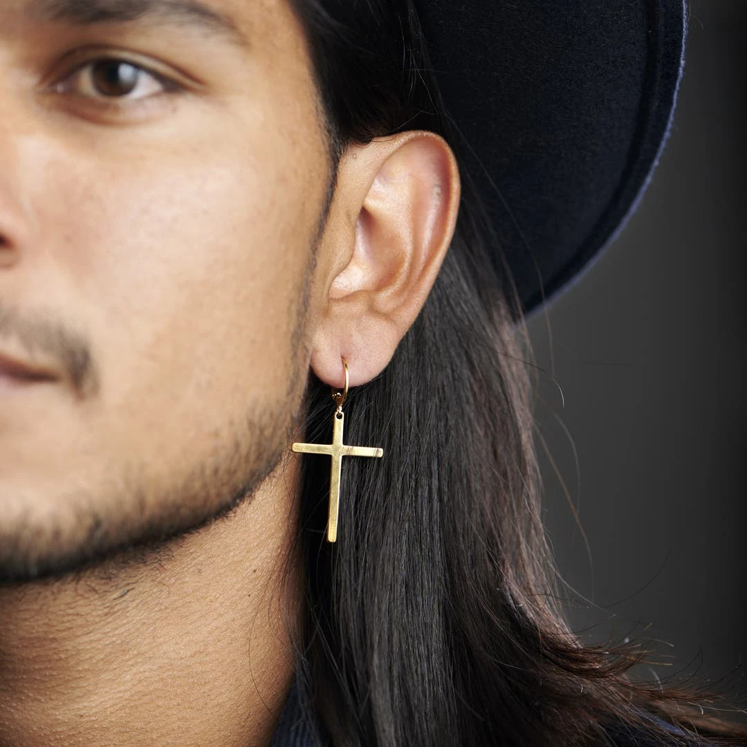 Fort Tempus Boucle D'oreille Avec Pendentif Croix Dorée 5 Fort Tempus Boucle D'oreille Avec Pendentif Croix Dorée – Image 3