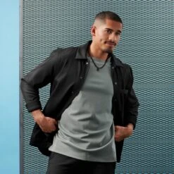 Lucleon Collier Caleb Amager à Double Chaîne Noire, Maille Dorée Et Pendentif Smiley -Bijouterie Soldes Boutique rst acpa collectionpage black 23061 bjarkejohansen 1