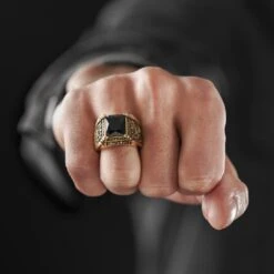 SteelCZ Chevalière En Acier Doré à Pierre Noire -Bijouterie Soldes Boutique rst megashoot rings 2 4699 2