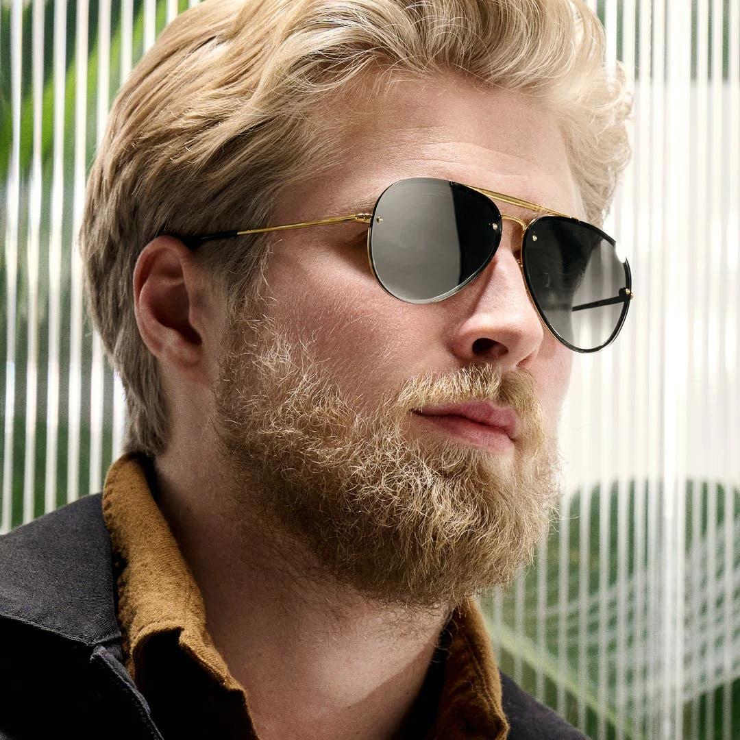 Lucleon Occasus | Lunettes De Soleil Aviator Dorées à Verres Verts Dégradés 4 Lucleon Occasus | Lunettes De Soleil Aviator Dorées à Verres Verts Dégradés – Image 2