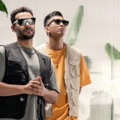 Otsu Occasus | Lunettes De Soleil Carrées Translucides à Verres Gris Clairs Polarisés -Bijouterie Soldes Boutique rst spring 23 otsu sunglasses square greyblack 1c 2