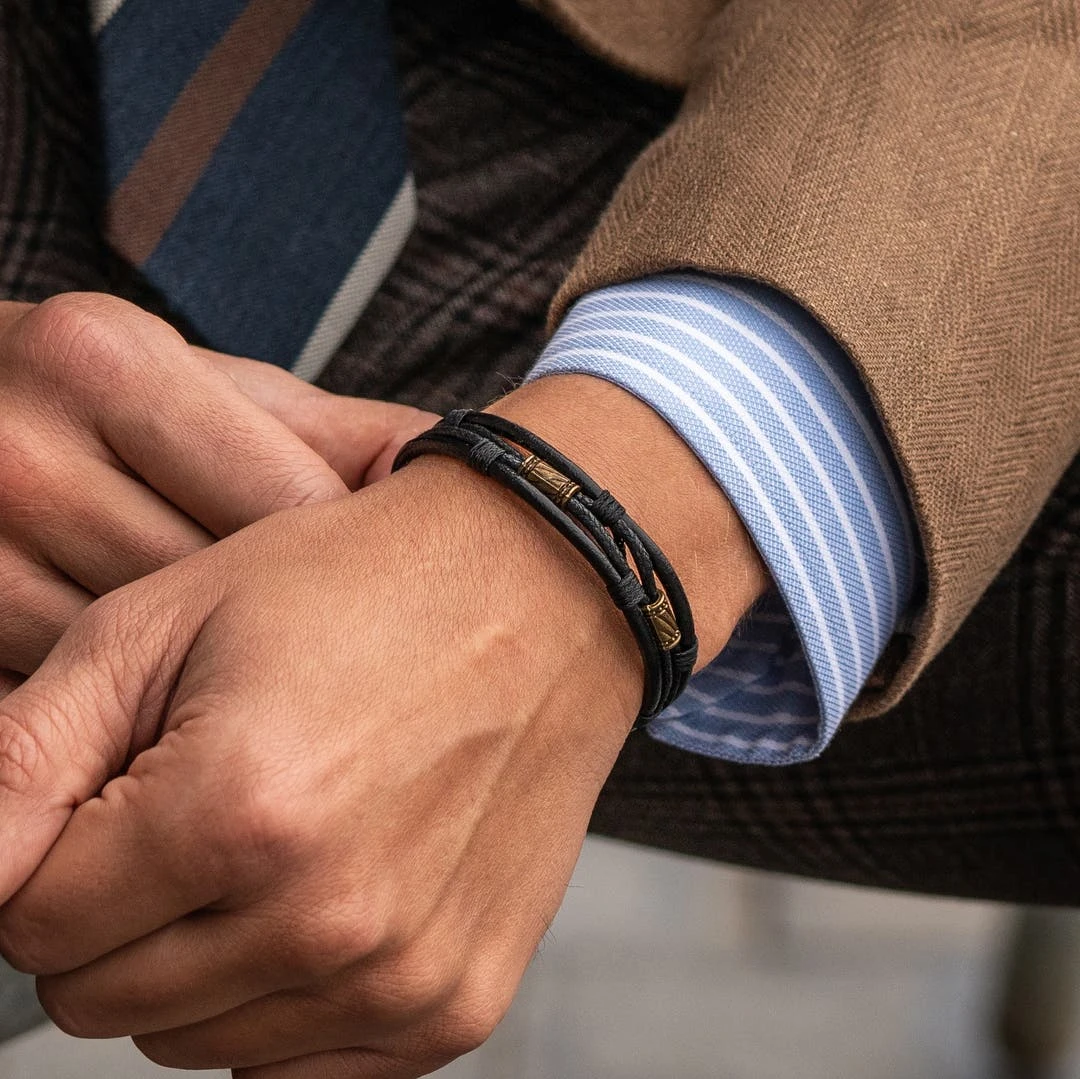 Lucleon Bracelet En Cordons De Cuir Noir Et En Acier Noir Et Or Icon 5 Lucleon Bracelet En Cordons De Cuir Noir Et En Acier Noir Et Or Icon – Image 3