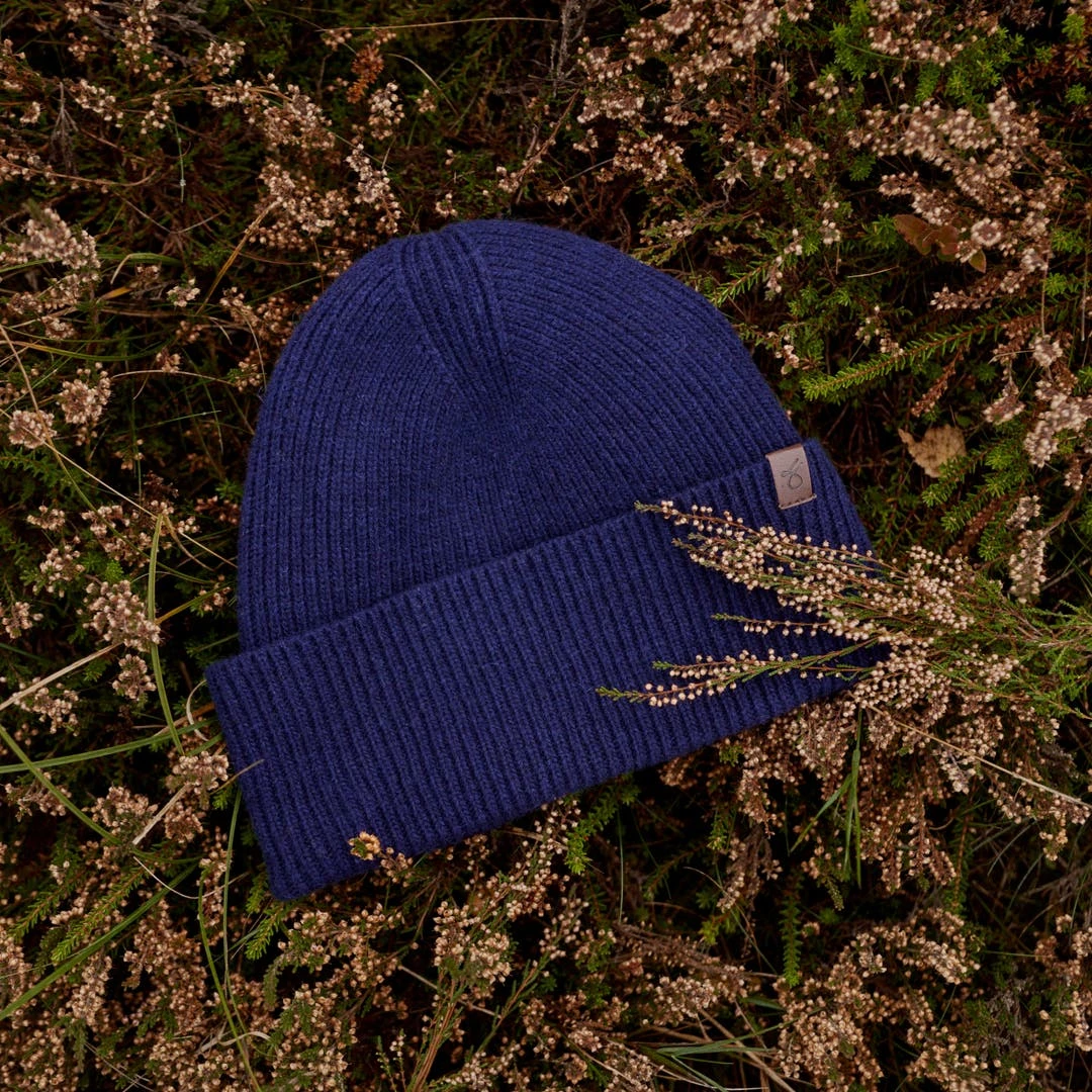 Fawler Hiems | Bonnet Bleu Marine à Revers En Laine Recyclée 4 Fawler Hiems | Bonnet Bleu Marine à Revers En Laine Recyclée – Image 2