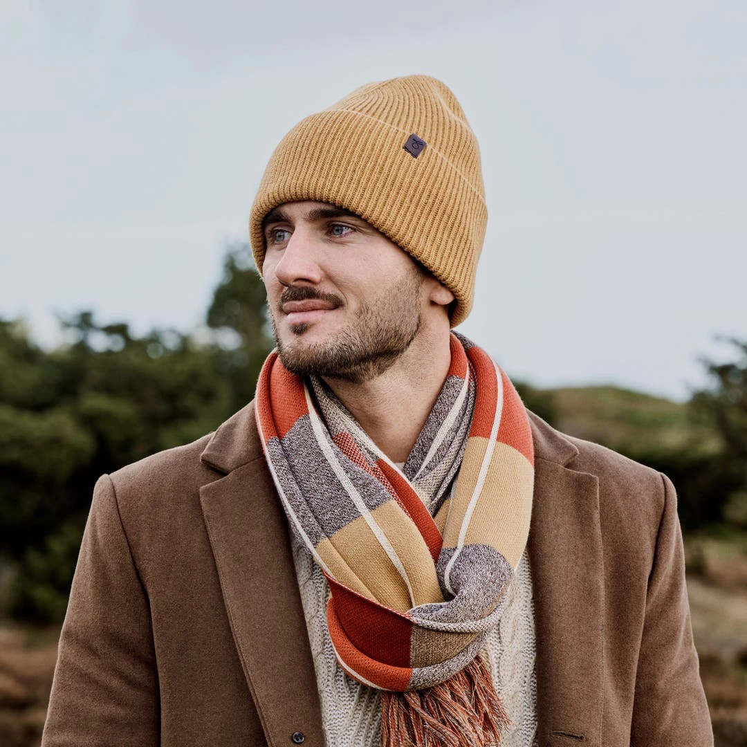 Fawler Hiems | Bonnet Orange à Revers En Laine Recyclée 6 Fawler Hiems | Bonnet Orange à Revers En Laine Recyclée – Image 4