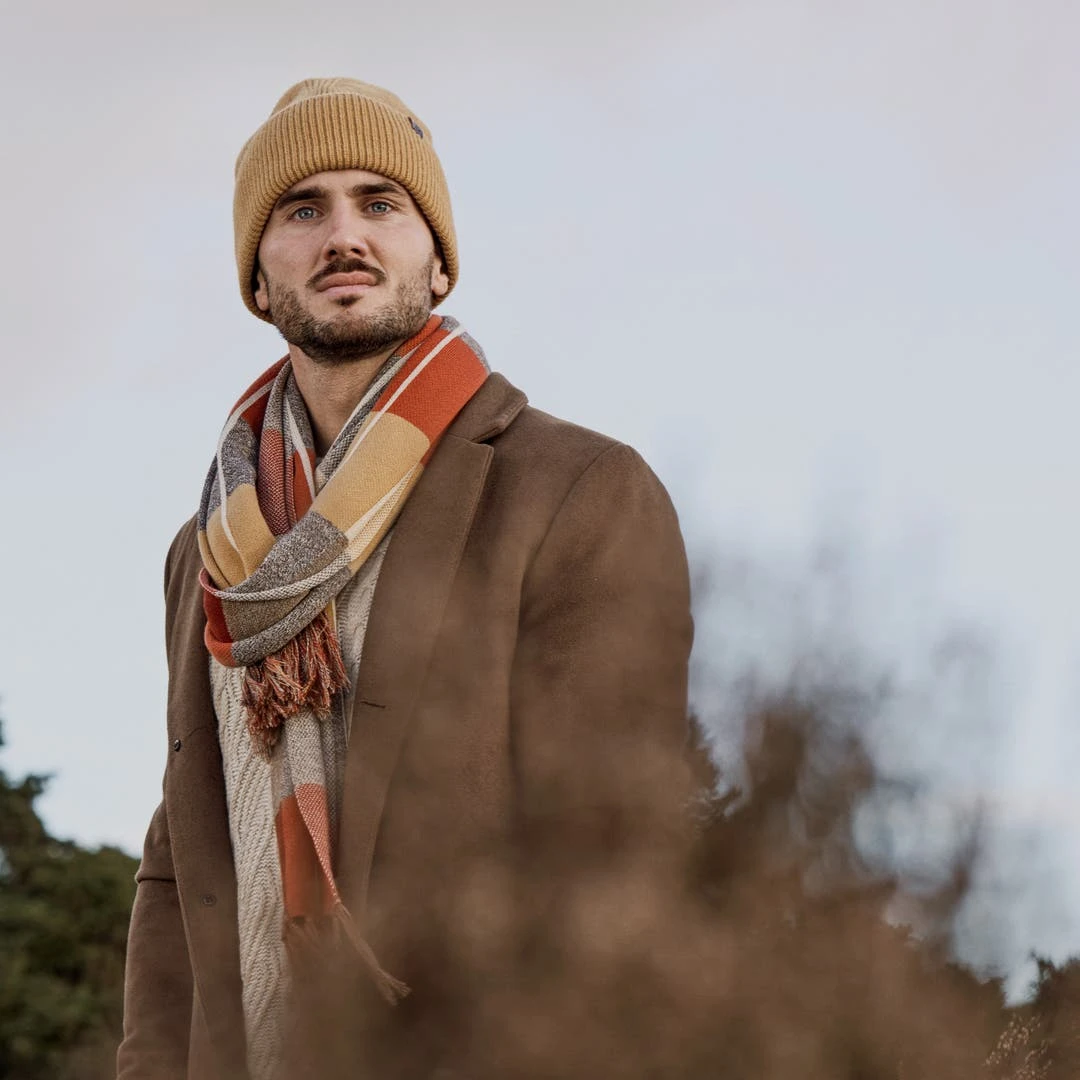 Fawler Hiems | Bonnet Orange à Revers En Laine Recyclée 7 Fawler Hiems | Bonnet Orange à Revers En Laine Recyclée – Image 5