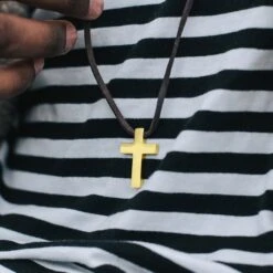 Lucleon Collier En Cuir à Pendentif Doré Le Fils -Bijouterie Soldes Boutique the son gold tone cross leather necklace